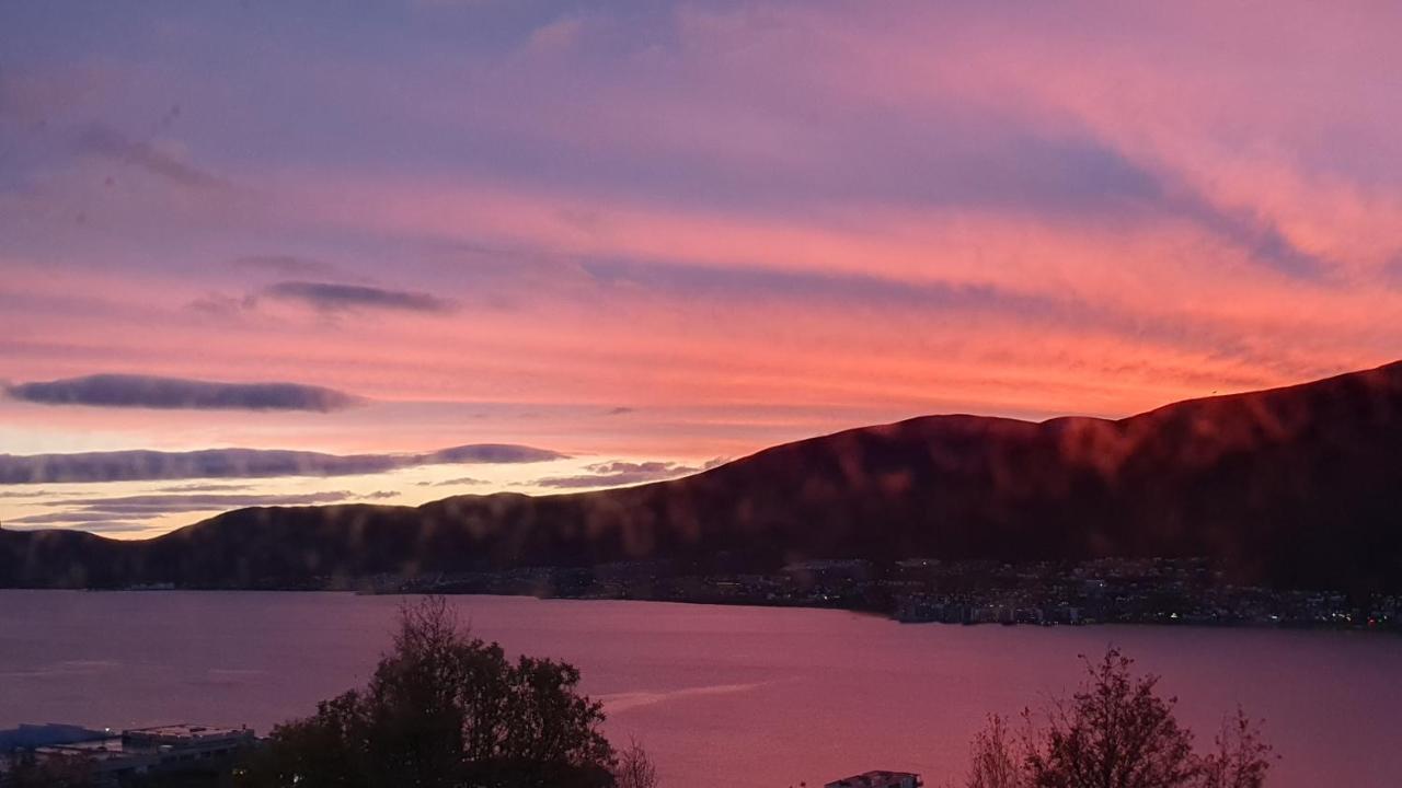 Tromsoapartment Silent Area With Nice View I Have Warm Caravan For Rent Same Place, 4 People Exteriör bild