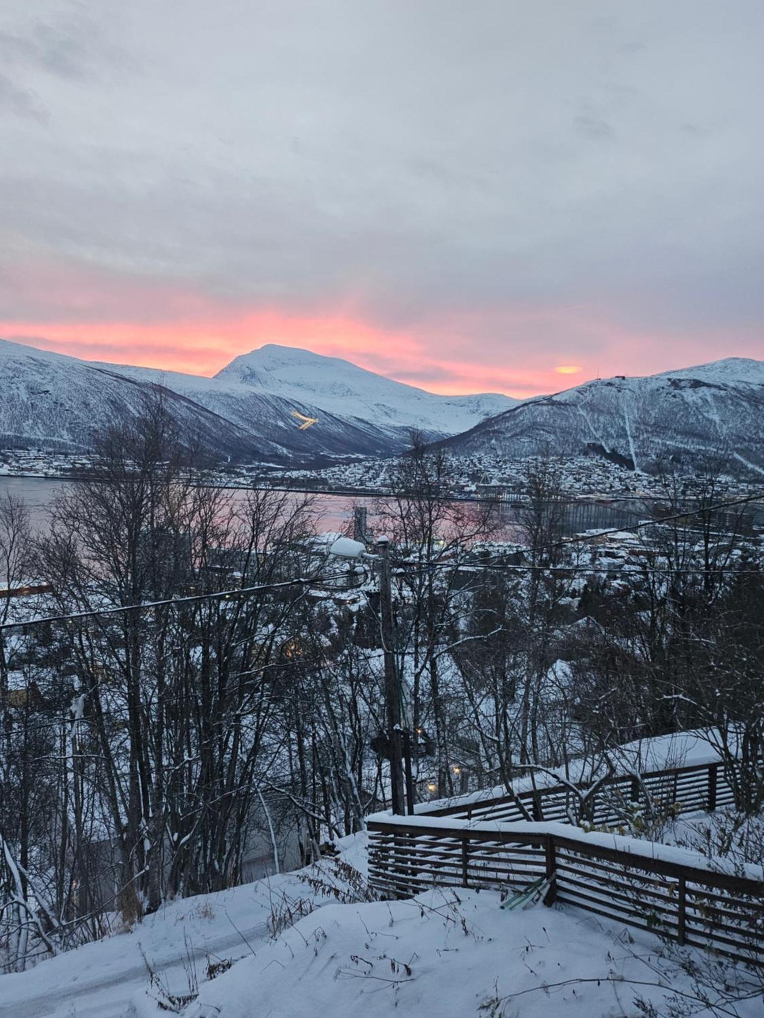 Tromsoapartment Silent Area With Nice View I Have Warm Caravan For Rent Same Place, 4 People Exteriör bild