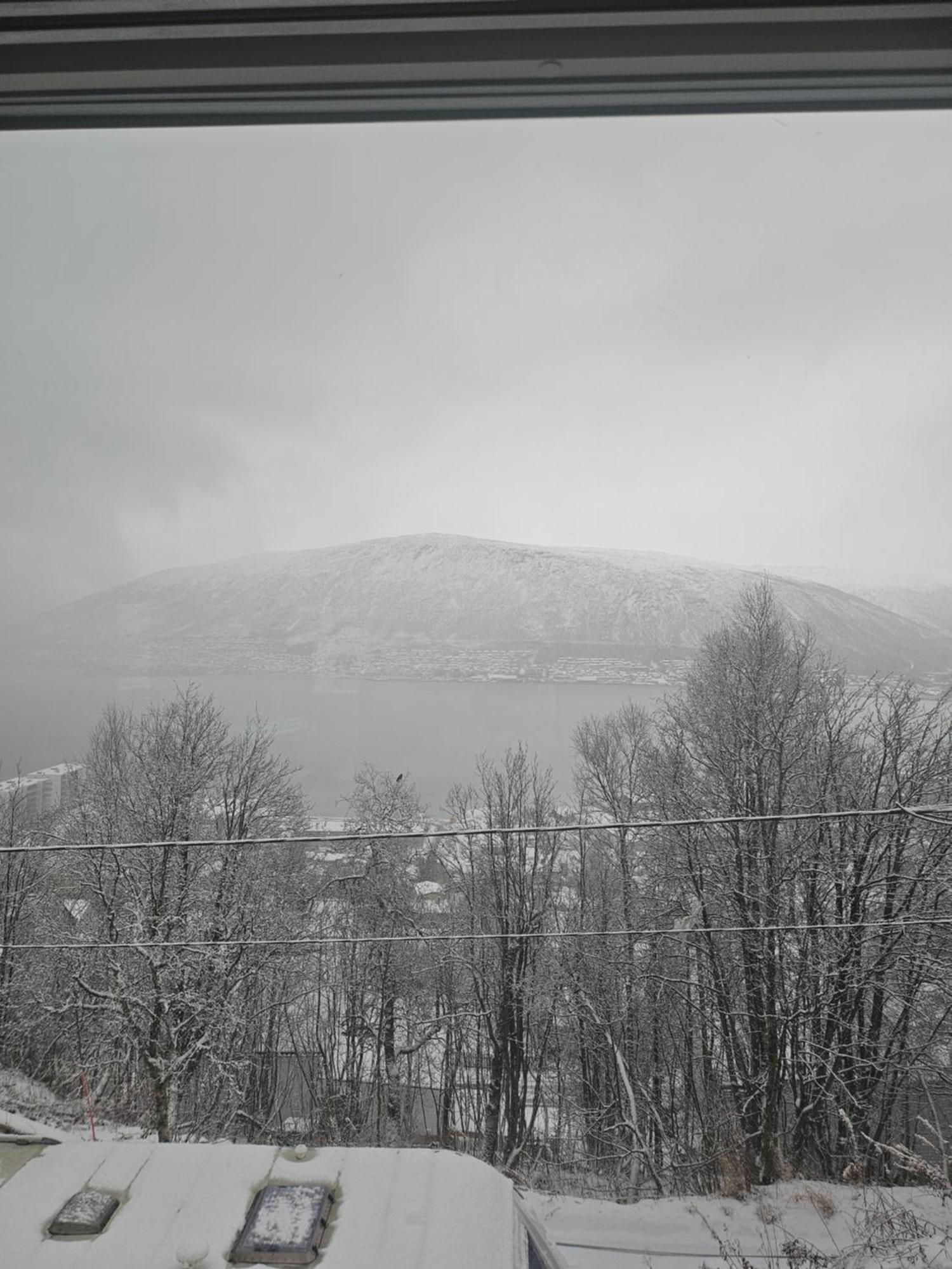 Tromsoapartment Silent Area With Nice View I Have Warm Caravan For Rent Same Place, 4 People Exteriör bild