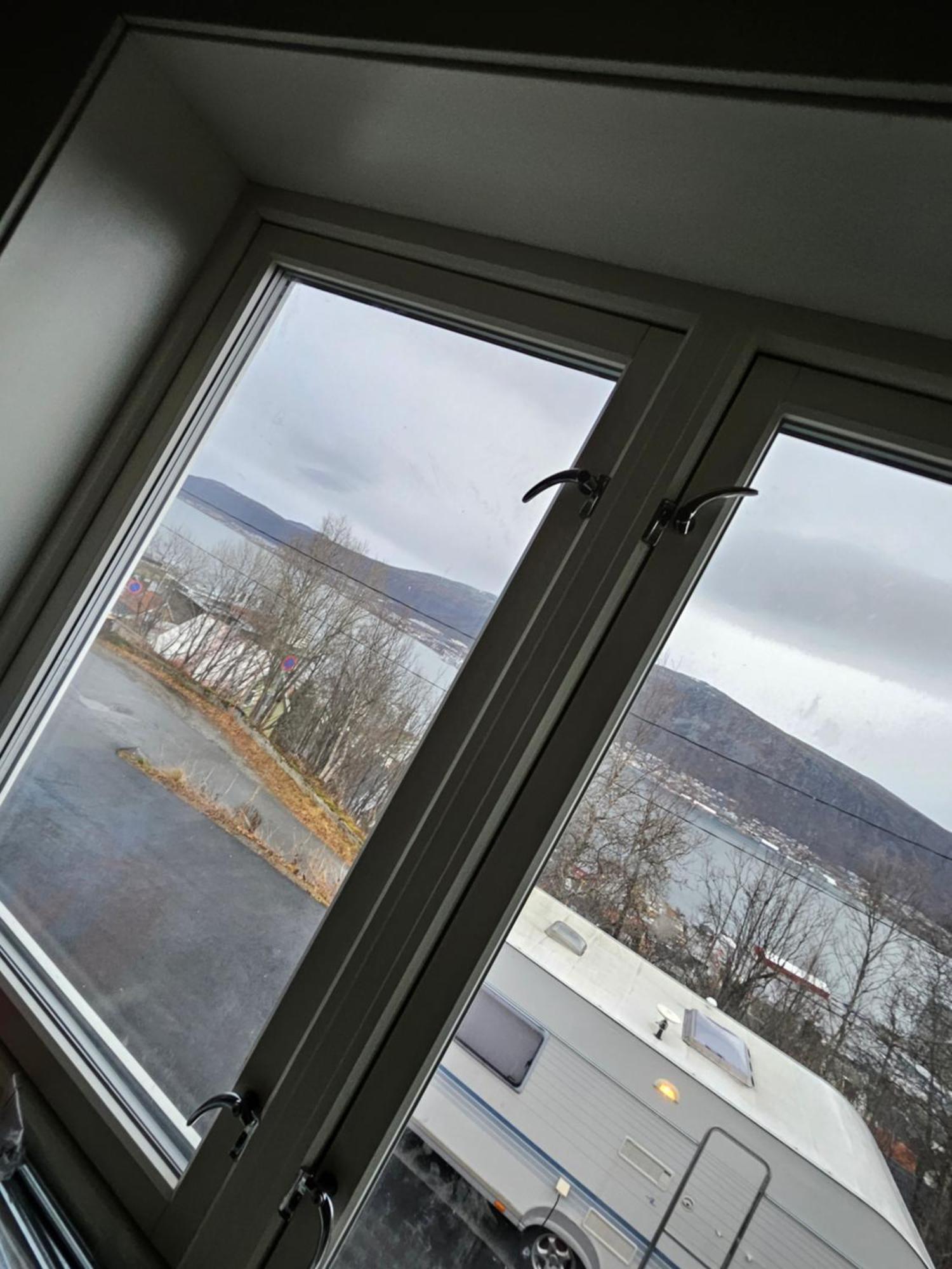 Tromsoapartment Silent Area With Nice View I Have Warm Caravan For Rent Same Place, 4 People Exteriör bild